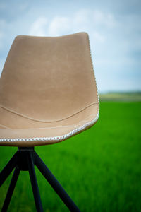 Espuma de alta densidad Tipo duradero Diseño moderno Estilo Cuero sintético Venus 4E Exportación de Vietnam Venta al por mayor Uso de material de silla de comedor - Product Image 4