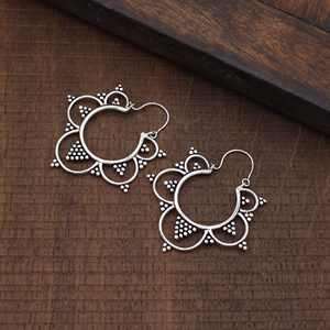 Pendientes de aro con diseño de flores, accesorios de boda y fiesta étnicos de moda de plata esterlina para mujer - Product Image 3