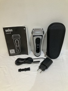 มีดโกนไฟฟ้า Braun ซีรีส์8 8577cc 4in1ดูแลอย่างชาญฉลาดและมีพลังงาน - Product Image 3