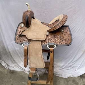 Ensemble de sellerie western en cuir avec cadre en bois de qualité supérieure et motif de course de barils |   Accessoires en acier inoxydable façonnés à la main, ensemble de tack gratuit pour chevaux - Product Image 5