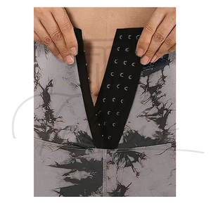 Shorts de Compresión para Mujer, Color Sólido, Hechos en Pakistán, Personalizables, de Alta Calidad, Cómodos y Transpirables, de Spandex/Poliéster - Product Image 1