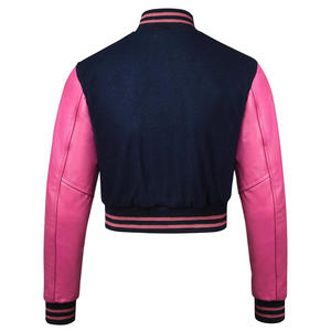 Chaquetas de Top corto universitario para mujer, chaqueta universitaria recortada en blanco personalizada, Mangas de cuero para mujer con parche de chenilla con letras - Product Image 3