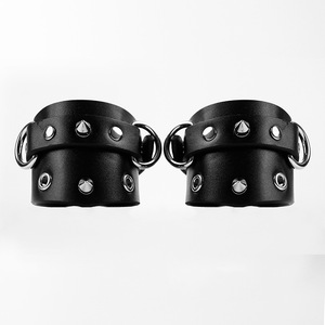 Conjunto de Lencería Sexy para Hombre, Estilo Punk, de Cuero, con Collar, Esposas y Látigo - Product Image 4