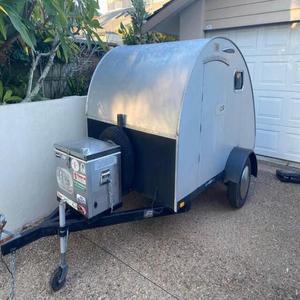 Mini Kit de caravana en forma de lágrima todoterreno de aluminio listo para exportar con envío gratis Remolque de viaje para acampar sin restricciones - Product Image 2