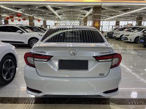 En Stock, 2022 180 Turbo Edición Deluxe 1.0T, Volante a la Izquierda, Transmisión Automática Oscura, Pintura Original de Fábrica 100%, Auto Usado - Product Image 5