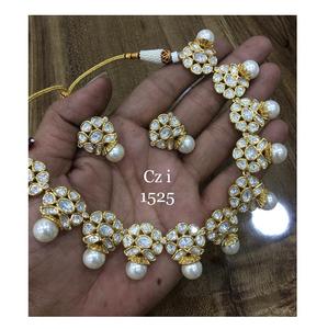 Top Quality Elegant <b>Indian</b> Kundan Bridal <b>Jewelry</b> <b>Set</b> Necklace Earrings and Tikka for Wedding Look Available For Sale - Product Image 2