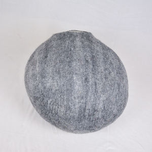 เตียงสัตว์เลี้ยงขนาดเล็กแบบแฮนด์เมดสไตล์เนปาลถ้ำแมวขนแกะธรรมชาติสีเทาเข้ม100% เป็นมิตรต่อสิ่งแวดล้อมซักด้วยมือ - Product Image 4