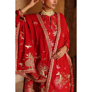 ชุดสูทผ้าไหมดิบปักลาย 3 ชิ้นสำหรับผู้หญิง พร้อมลูกไม้และผ้าคลุมไหล่ รุ่น SP-52062 - Product Image 4