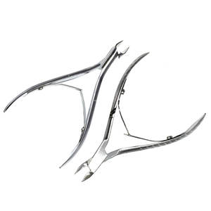 Lot de 2 pièces avec 1 poignée simple et 1 poignée à motif, mécanisme à double ressort, pinces pointues pour un soin précis des ongles - Product Image 1