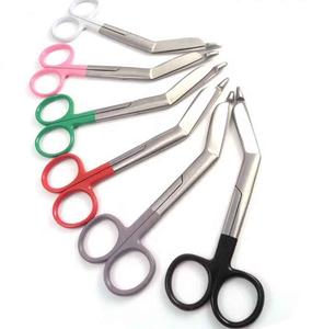 Ciseaux infirmiers chirurgicaux en acier inoxydable 14 cm Revêtement en poudre Poignée de couleur Prix de gros Fabricants Fournisseur Pakistan - Product Image 5