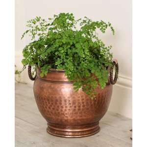 Jardinières décoratives en laiton haut de gamme pour décor de salon élégant avec poignée Design martelé avec poignée jardinière en laiton - Product Image 1