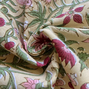 ผ้าฝ้ายพิมพ์ลายด้วยมือสีเบจ ลายดอกไม้สีชมพูและสีเขียว - Product Image 1