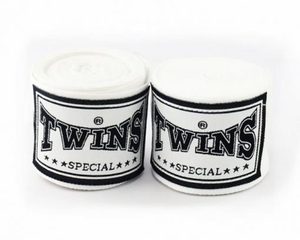 Guantes de Muay Thai y MMA Personalizados de Alta Calidad, Color Naranja, con Envolturas Internas para las Manos, Logotipo Personalizado, Cierre con Cordones, Dedos Completos - Product Image 3