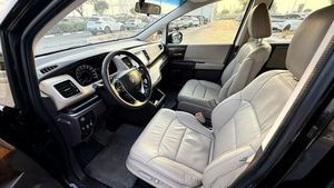 Honda Odyssey V4 noire d'occasion 2017, MPV automatique essence 7 places, conduite à gauche, véhicule familial |   Prêt à l'exportation - Product Image 2