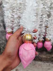 ดอกจัสมินเนื้อนุ่มและดอกตูมบัวของตกแต่งฉากหลังแต่งงานแบบ Mala ดูเป็นธรรมชาติสำหรับงานแต่งงานแบบอเมริกัน & การตกแต่งเสื้อคลุม - Product Image 4