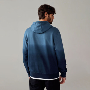 เสื้อฮู้ดผู้ชายผ้าฝ้ายคลาสสิก สไตล์ลำลอง สตรีทแวร์ เนื้อผ้านุ่ม สวมใส่สบาย น้ำหนักเบา แฟชั่นเมือง รับผลิตแบบ OEM พร้อมสกรีนโลโก้ - Product Image 3