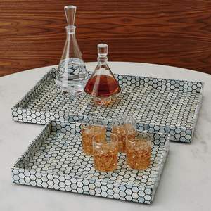 Plateau de service Pearl MOP avec finition lisse parfait pour servir des collations, des boissons et des desserts lors d'événements spéciaux - Product Image 1