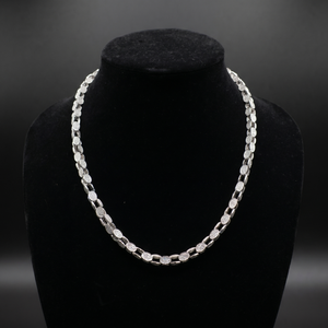 สร้อยคอแบบ Cuban Link ชุบทอง 6 มม. ประดับเพชร CZ เงินแท้ 925 พร้อมประดับเพชรซิคอนแบบ Claw Set - Product Image 4