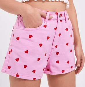Prix usine nouveau Style 2024 short rose coeur imprimé Sexy évider bouton braguette taille haute grande taille Denim Shorts pour les femmes - Product Image 4