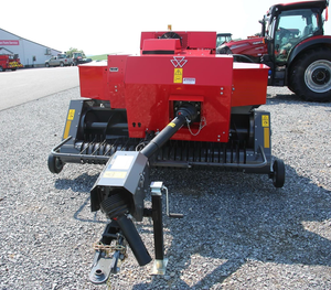 Presse à balles carrées compacte 2025 Massey Ferguson 1842S pour usage agricole – Équipement de pressage de foin et de ensilage - Product Image 1