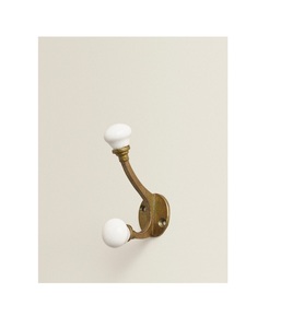 Crochets muraux en métal avec finition luxueuse et forme contemporaine conçus pour les salles de bains ou les vestiaires élégants - Product Image 5