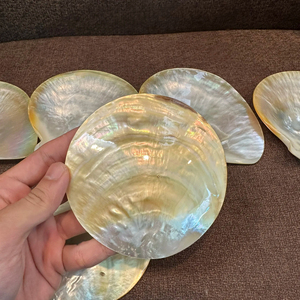 Assiette en nacre de haute qualité, forme ronde, jaune, assiette en nacre, plat à caviar, parfait pour servir du caviar de qualité supérieure - Product Image 1