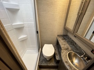 Autocaravana Económica Nueva 2024, Casa Rodante de Lujo Euro6 de 74H, Usada para Acampar, en Venta - Product Image 5