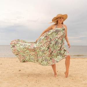 Sarong en coton fait main, motifs floraux verts, paréo de plage, châle, cadeau d'été pour elle ou lui - Product Image 4