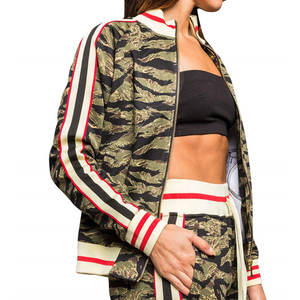 Chándal sublimado personalizado con cremallera completa y pantalones cónicos Chándal sublimado transpirable con diseño personalizado - Product Image 6