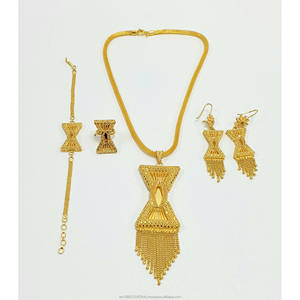 Nouveau Coffret Pendentif Femme Plaqué Or 24 Carats Dubaï, Haute Gamme, Avec Bracelet, Bague et Boucles d'Oreilles – Offre Directe Usine, Article Tendance - Product Image 5