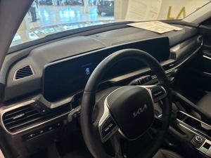 รถเทลลูไรด์ S AWD ปี 2024 มือสอง พวงมาลัยซ้าย ภายในสีเข้ม เบาะหนัง ยาง R18 - Product Image 5