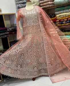 Maxi vestido de boda paquistaní e India bordado pesado y trabajo de espejo diseño nupcial elegante Maxi vestido para bodas - Product Image 1