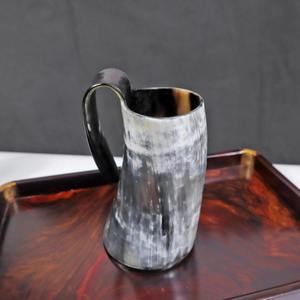 Mug en corne de buffle poli à la main, écologique, design animal naturel, vaisselle durable, décoration d'intérieur moderne HA - Product Image 1