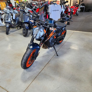มอเตอร์ไซค์ KTM รุ่นมาตรฐาน 890 Duke R ปี 2022 มือสอง พร้อมการปรับแต่งแบบ DIY ระดับ OEM รับประกัน 10 ปี และมีตัวเลือกการชำระเงิน ผลิตในสหรัฐอเมริกา - Product Image 5