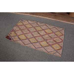 Alfombra turca vintage de 1,3x2,3 pies, clásica, étnica, rosa, amarilla, diseño de retazos, área grande, Alfombra de lana, látex para habitación de pasillo - Product Image 3