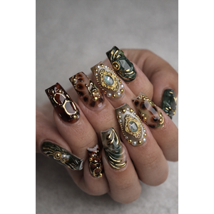 Uñas Postizas Gilded Obsession, Arte de Uñas Elegante con Dorado Atractivo - Product Image 1