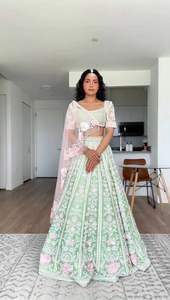 Nuevo diseñador indio Fancy Mono Banglory Sequence bordado trabajo Lehenga & Choli con encaje de cuatro lados y Fancy Latkan Dupatta - Product Image 2