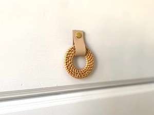 Perilla de armario moderna redonda de ratán, tirador o perilla de armario de tocador de ratán tejida a mano para arte y coleccionable - Product Image 4