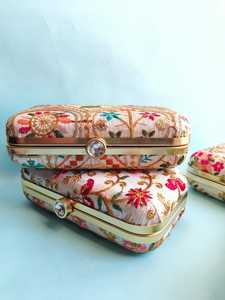 Faveur de mariage de mariée indienne sac cadeau d'embrayage en métal brodé pour Halloween saint valentin occasions de noël-Vente en gros - Product Image 2