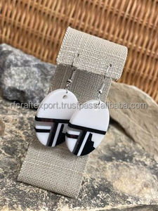 Boucles d'oreilles pendantes en perles multi-styles de haute qualité Designs géométriques élégants pour femmes Accessoires de mode - Product Image 4