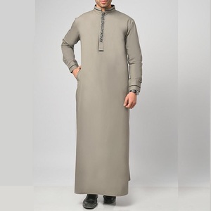 Broderie traditionnelle de haute qualité conçue thobe pour hommes col montant personnalisé vêtements islamiques thobe pour hommes - Product Image 3