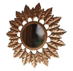 Espejo de pared de madera Aspecto simple y elegante Diseño personalizable ecológico Espejo de madera cómodo de Azora Industries - Product Image 4