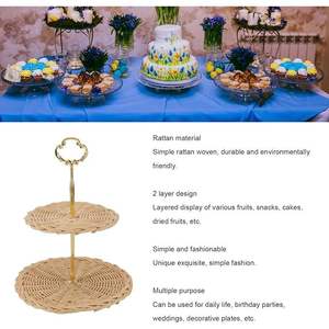 Plateau de service rond en rotin tissé à 2 niveaux Cupcake et panier à pain pour les fêtes de mariage - Product Image 1