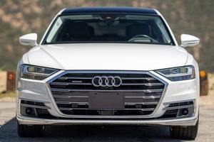 Audi A8 L d'occasion 2019, berline de luxe d'occasion, toit ouvrant panoramique, sièges en cuir, régulateur de vitesse adaptatif, jantes en alliage d'aluminium R19, transmission intégrale, turbo essence - Product Image 6