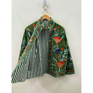 Chaqueta de Manga Larga de Terciopelo Bordada a Mano con Diseño de Melocotón de Bosque Otoñal, Estilo Prairie Chic Ecológico, Colección Gulbadan - Product Image 6