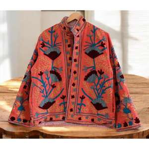 Chaqueta bohemia de terciopelo Suzani étnico indio hecho a mano, bordado personalizado, ropa de abrigo de invierno de manga completa, elegante y cálido - Product Image 1