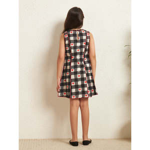 Robe longue jusqu'aux genoux pour fille, en coton noir et blanc, avec imprimé cœur et motif à carreaux - Product Image 4