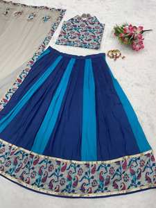Navratri Imprimé Lehenga Avec Belle Blouse Et Duppata Par Grossiste Fabzone - Product Image 3