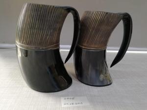 Auténticas tazas de cuerno vikingo hechas a mano por ARTESANÍA DE LUJO Orden a granel de jarras de cuerno de buey para cerveza y hidromiel Diseño elegante de animales - Product Image 2