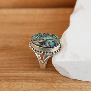 Bague de mariage classique en argent sterling 925 avec pierres précieuses Bijoux de promesse personnalisés Cadeau de fiançailles Coquille d'ormeau Réglage de lunette Coupe ovale - Product Image 3